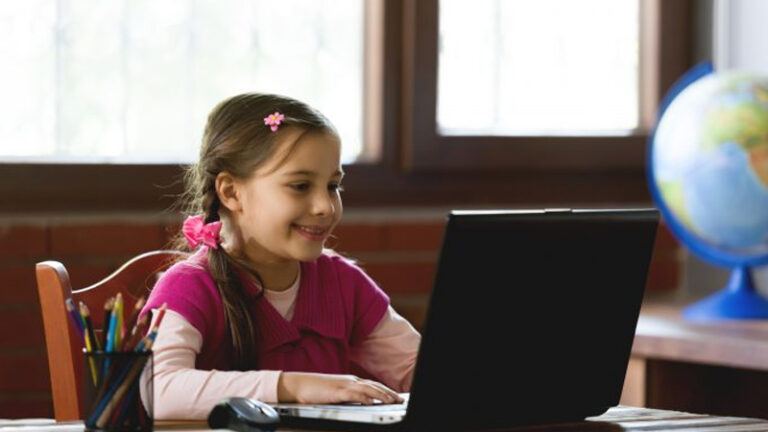 online-class-for-kids-at-preschool-effects-of-online-classes